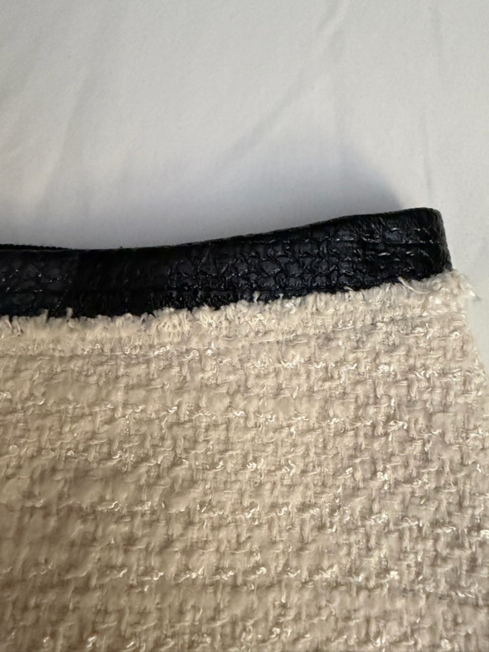 Rebecca Taylor Cream Bouclé Tweed Mini Skirt with Black Leather Trim (122) - Picture 6 of 8